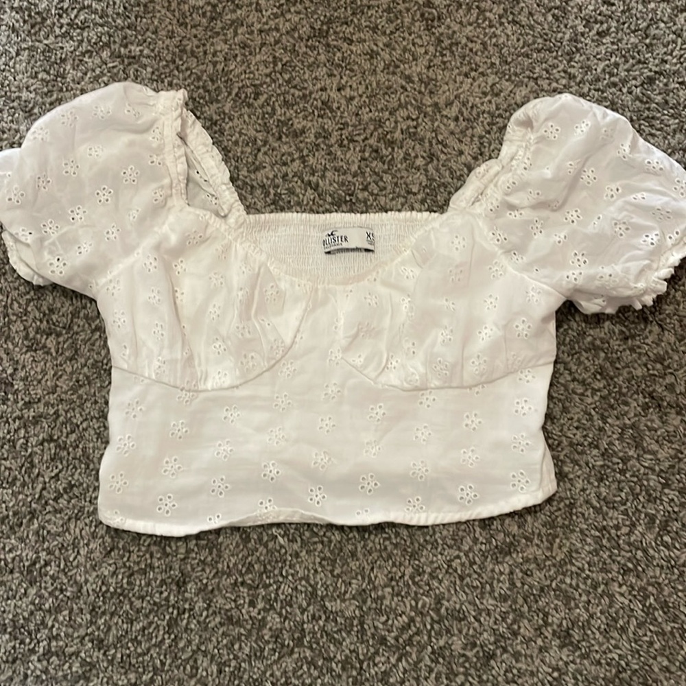 Super cute holister cropped top